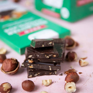 KETO temna čokolada z lešniki 