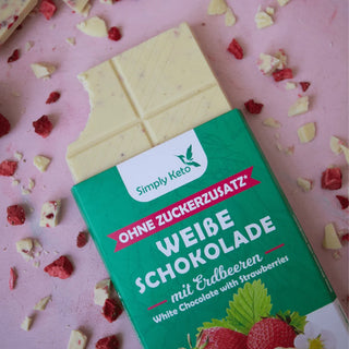 Low carb bela čokolada z jagodami 